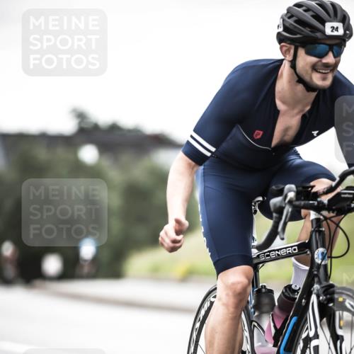 21.06.2026 - 29. Vierlanden-Triathlon H.Heesch http://msf.ph/oto/9902377 21.06.2026 09:53:13 Radfahren 24, 43, 280, 301 meine-sportfotos.de