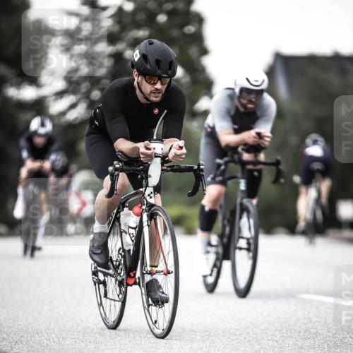21.06.2026 - 29. Vierlanden-Triathlon H.Heesch http://msf.ph/oto/9902389 21.06.2026 10:13:27 Radfahren 9, 26, 75, 90, 236, 276 meine-sportfotos.de