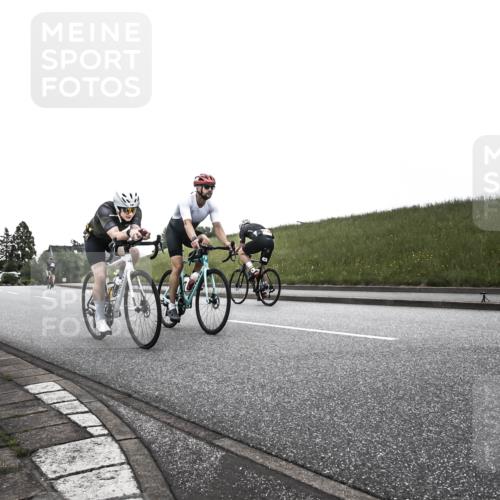 21.06.2026 - 29. Vierlanden-Triathlon H.Heesch http://msf.ph/oto/9902390 21.06.2026 09:43:51 Radfahren 23, 32, 33, 101, 211, 216 meine-sportfotos.de