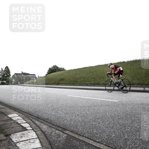 21.06.2026 - 29. Vierlanden-Triathlon H.Heesch http://msf.ph/oto/9902409 21.06.2026 09:44:02 Radfahren  meine-sportfotos.de