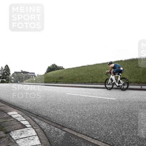 21.06.2026 - 29. Vierlanden-Triathlon H.Heesch http://msf.ph/oto/9902415 21.06.2026 09:44:20 Radfahren 74, 190 meine-sportfotos.de