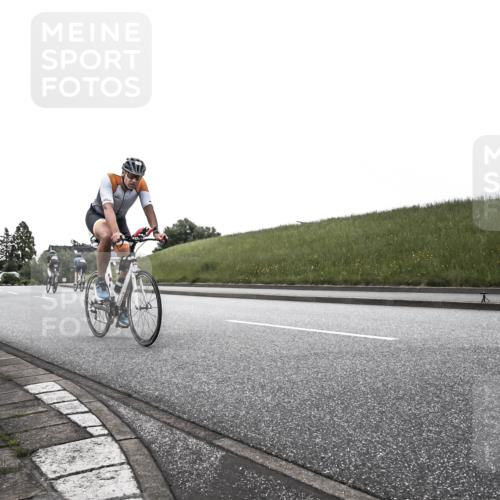21.06.2026 - 29. Vierlanden-Triathlon H.Heesch http://msf.ph/oto/9902430 21.06.2026 09:44:39 Radfahren 16, 94, 107, 120, 132 meine-sportfotos.de