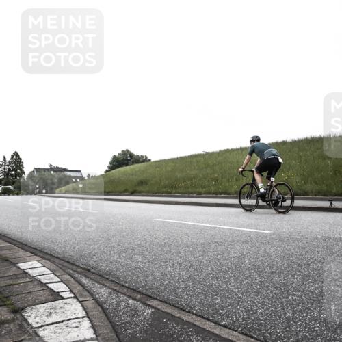 21.06.2026 - 29. Vierlanden-Triathlon H.Heesch http://msf.ph/oto/9902484 21.06.2026 09:46:17 Radfahren  meine-sportfotos.de