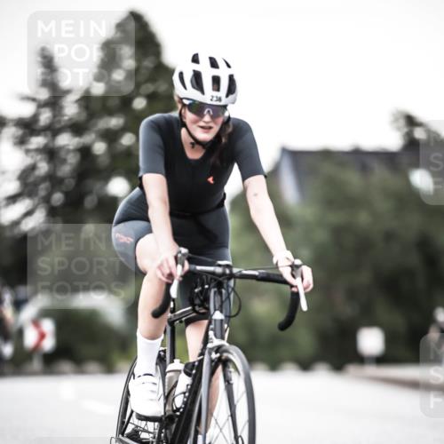 21.06.2026 - 29. Vierlanden-Triathlon H.Heesch http://msf.ph/oto/9902485 21.06.2026 10:13:33 Radfahren 44, 75, 236 meine-sportfotos.de