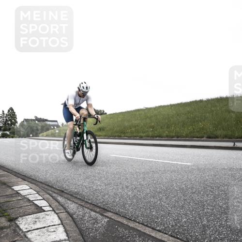 21.06.2026 - 29. Vierlanden-Triathlon H.Heesch http://msf.ph/oto/9902491 21.06.2026 09:46:28 Radfahren 58 meine-sportfotos.de