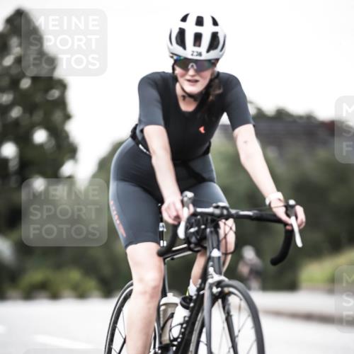 21.06.2026 - 29. Vierlanden-Triathlon H.Heesch http://msf.ph/oto/9902498 21.06.2026 10:13:33 Radfahren 44, 75, 236 meine-sportfotos.de