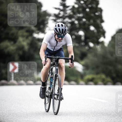 21.06.2026 - 29. Vierlanden-Triathlon H.Heesch http://msf.ph/oto/9902499 21.06.2026 09:55:21 Radfahren 20, 260 meine-sportfotos.de