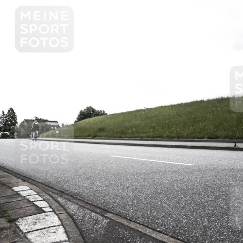 21.06.2026 - 29. Vierlanden-Triathlon H.Heesch http://msf.ph/oto/9902515 21.06.2026 09:47:22 Radfahren  meine-sportfotos.de