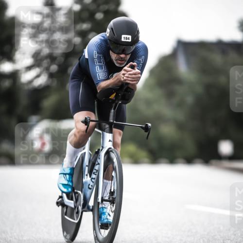 21.06.2026 - 29. Vierlanden-Triathlon H.Heesch http://msf.ph/oto/9902521 21.06.2026 09:55:38 Radfahren 142, 177, 184, 252 meine-sportfotos.de