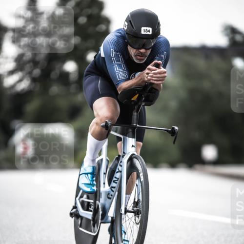 21.06.2026 - 29. Vierlanden-Triathlon H.Heesch http://msf.ph/oto/9902524 21.06.2026 09:55:38 Radfahren 142, 177, 184, 252 meine-sportfotos.de