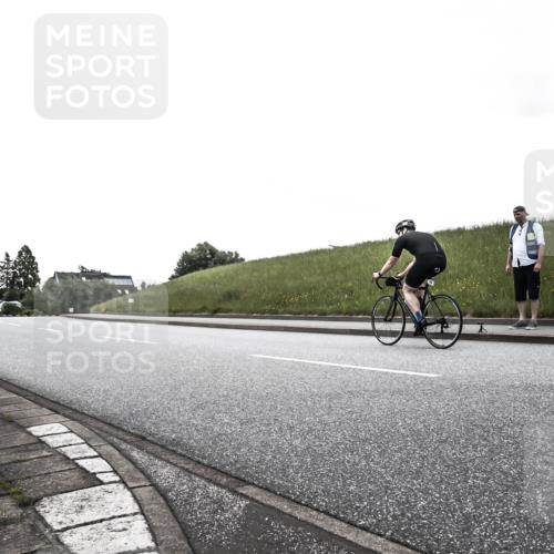 21.06.2026 - 29. Vierlanden-Triathlon H.Heesch http://msf.ph/oto/9902547 21.06.2026 09:47:39 Radfahren 54, 168 meine-sportfotos.de