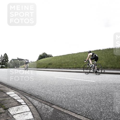 21.06.2026 - 29. Vierlanden-Triathlon H.Heesch http://msf.ph/oto/9902567 21.06.2026 09:48:32 Radfahren 14, 36, 87 meine-sportfotos.de