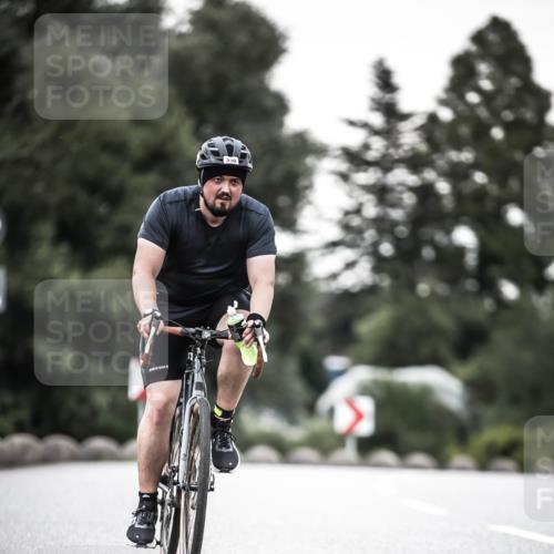 21.06.2026 - 29. Vierlanden-Triathlon H.Heesch http://msf.ph/oto/9902614 21.06.2026 10:13:57 Radfahren 190, 330 meine-sportfotos.de