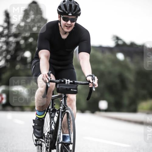 21.06.2026 - 29. Vierlanden-Triathlon H.Heesch http://msf.ph/oto/9902630 21.06.2026 09:58:06 Radfahren 19, 54, 267 meine-sportfotos.de