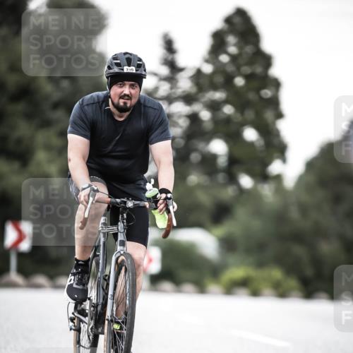 21.06.2026 - 29. Vierlanden-Triathlon H.Heesch http://msf.ph/oto/9902637 21.06.2026 10:13:57 Radfahren 190, 330 meine-sportfotos.de
