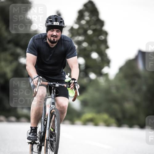 21.06.2026 - 29. Vierlanden-Triathlon H.Heesch http://msf.ph/oto/9902645 21.06.2026 10:13:58 Radfahren 190, 330 meine-sportfotos.de