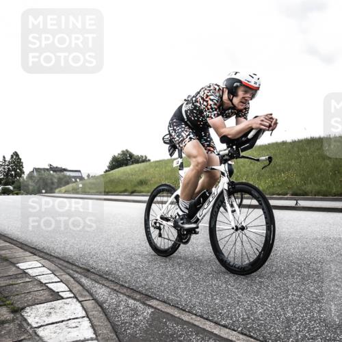 21.06.2026 - 29. Vierlanden-Triathlon H.Heesch http://msf.ph/oto/9902646 21.06.2026 09:51:24 Radfahren 32, 41, 42, 129 meine-sportfotos.de