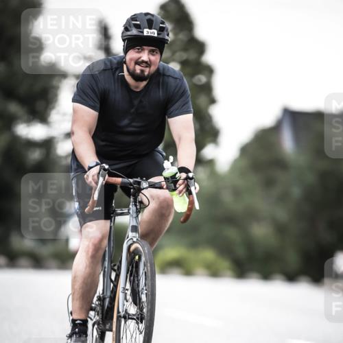 21.06.2026 - 29. Vierlanden-Triathlon H.Heesch http://msf.ph/oto/9902654 21.06.2026 10:13:58 Radfahren 190, 330 meine-sportfotos.de