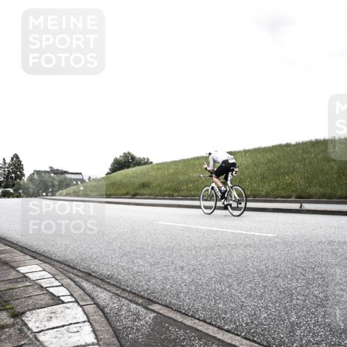 21.06.2026 - 29. Vierlanden-Triathlon H.Heesch http://msf.ph/oto/9902687 21.06.2026 09:52:24 Radfahren  meine-sportfotos.de