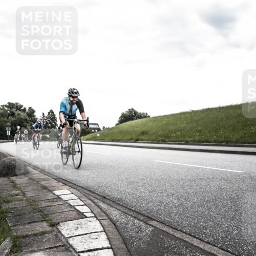 21.06.2026 - 29. Vierlanden-Triathlon H.Heesch http://msf.ph/oto/9902746 21.06.2026 09:53:30 Radfahren 51, 74, 79, 183, 219, 268, 302 meine-sportfotos.de