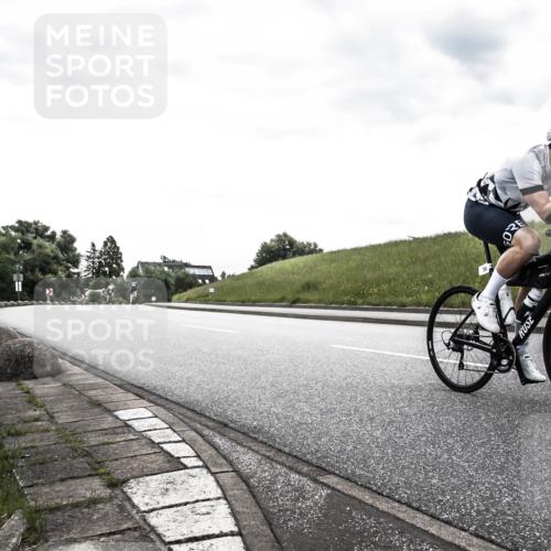 21.06.2026 - 29. Vierlanden-Triathlon H.Heesch http://msf.ph/oto/9902757 21.06.2026 09:53:35 Radfahren 51, 74, 79 meine-sportfotos.de