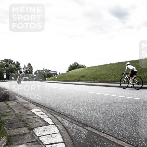 21.06.2026 - 29. Vierlanden-Triathlon H.Heesch http://msf.ph/oto/9902787 21.06.2026 09:54:02 Radfahren 45, 227 meine-sportfotos.de