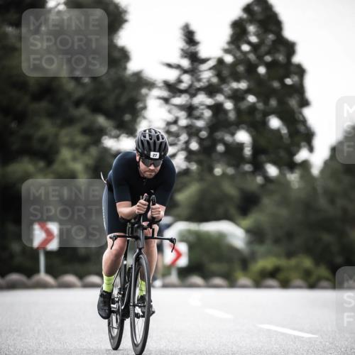 21.06.2026 - 29. Vierlanden-Triathlon H.Heesch http://msf.ph/oto/9902802 21.06.2026 10:02:34 Radfahren 4, 27, 99, 198, 245, 367 meine-sportfotos.de