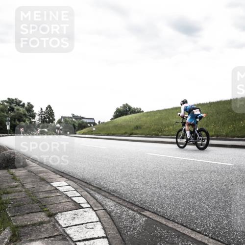 21.06.2026 - 29. Vierlanden-Triathlon H.Heesch http://msf.ph/oto/9902826 21.06.2026 09:54:47 Radfahren 118, 119 meine-sportfotos.de
