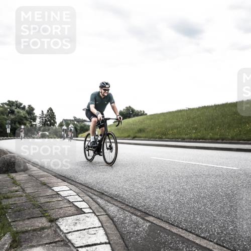 21.06.2026 - 29. Vierlanden-Triathlon H.Heesch http://msf.ph/oto/9902836 21.06.2026 09:54:58 Radfahren 148, 292, 293 meine-sportfotos.de
