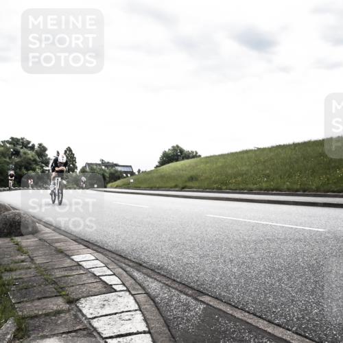 21.06.2026 - 29. Vierlanden-Triathlon H.Heesch http://msf.ph/oto/9902845 21.06.2026 09:55:00 Radfahren 128, 148, 292, 293 meine-sportfotos.de
