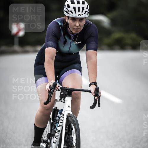 21.06.2026 - 29. Vierlanden-Triathlon H.Heesch http://msf.ph/oto/9902849 21.06.2026 10:03:30 Radfahren 227 meine-sportfotos.de