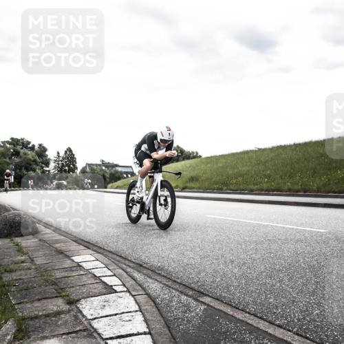 21.06.2026 - 29. Vierlanden-Triathlon H.Heesch http://msf.ph/oto/9902854 21.06.2026 09:55:00 Radfahren 128, 148, 292, 293 meine-sportfotos.de