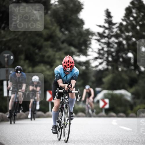 21.06.2026 - 29. Vierlanden-Triathlon H.Heesch http://msf.ph/oto/9902865 21.06.2026 10:04:18 Radfahren 75, 90, 260, 324, 350, 379 meine-sportfotos.de