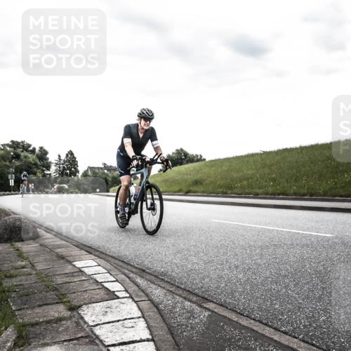 21.06.2026 - 29. Vierlanden-Triathlon H.Heesch http://msf.ph/oto/9902867 21.06.2026 09:55:36 Radfahren 142, 177, 184, 235 meine-sportfotos.de
