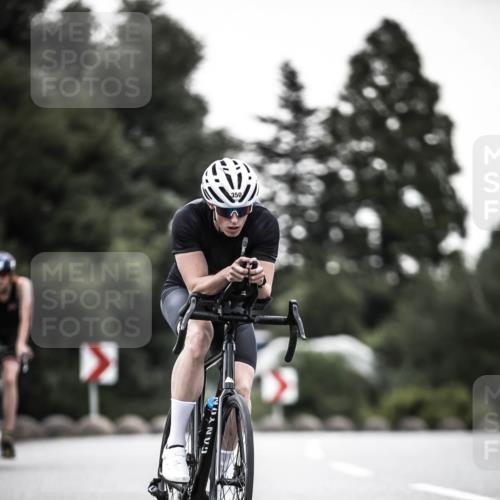 21.06.2026 - 29. Vierlanden-Triathlon H.Heesch http://msf.ph/oto/9902881 21.06.2026 10:04:22 Radfahren 44, 75, 90, 260, 324, 350, 379 meine-sportfotos.de