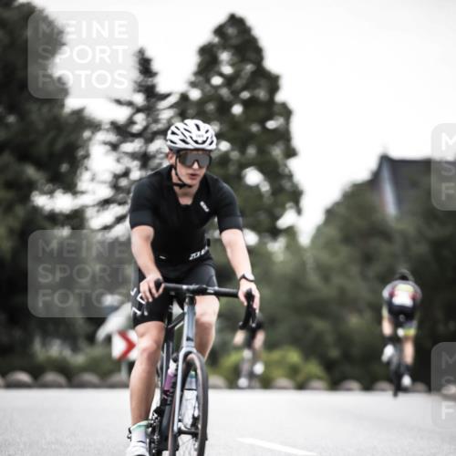 21.06.2026 - 29. Vierlanden-Triathlon H.Heesch http://msf.ph/oto/9902913 21.06.2026 10:04:39 Radfahren 47, 235, 307, 389 meine-sportfotos.de