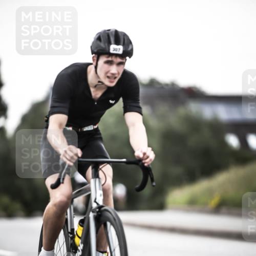 21.06.2026 - 29. Vierlanden-Triathlon H.Heesch http://msf.ph/oto/9902921 21.06.2026 10:04:46 Radfahren 86, 307, 329, 365 meine-sportfotos.de