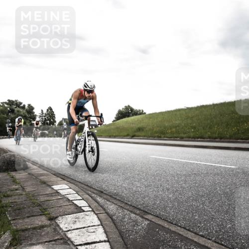 21.06.2026 - 29. Vierlanden-Triathlon H.Heesch http://msf.ph/oto/9902927 21.06.2026 09:58:27 Radfahren 46, 202, 364, 375 meine-sportfotos.de
