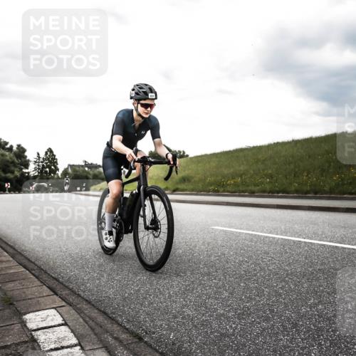 21.06.2026 - 29. Vierlanden-Triathlon H.Heesch http://msf.ph/oto/9902988 21.06.2026 09:59:54 Radfahren 131, 221 meine-sportfotos.de