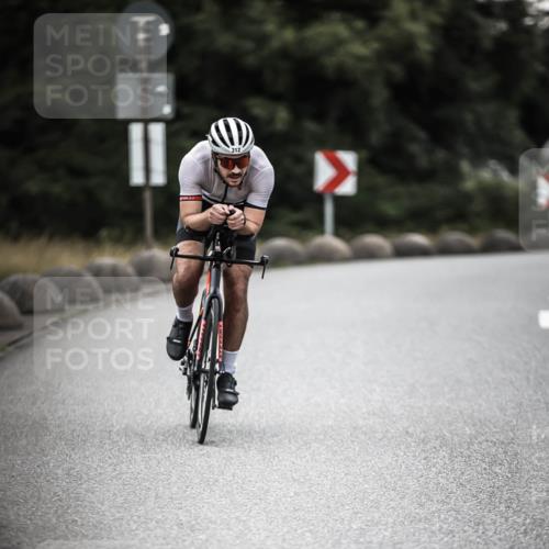 21.06.2026 - 29. Vierlanden-Triathlon H.Heesch http://msf.ph/oto/9902989 21.06.2026 10:05:35 Radfahren 5, 135, 175, 312 meine-sportfotos.de