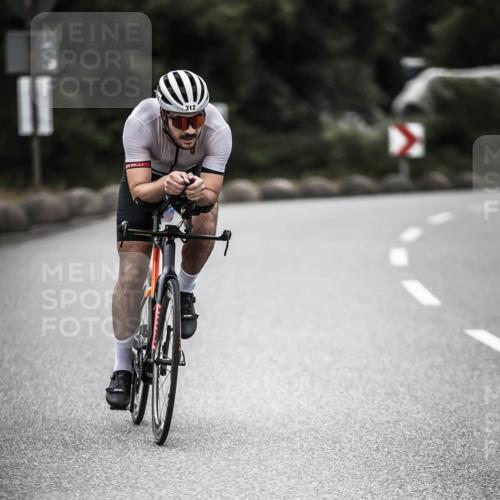21.06.2026 - 29. Vierlanden-Triathlon H.Heesch http://msf.ph/oto/9902998 21.06.2026 10:05:35 Radfahren 5, 135, 175, 312 meine-sportfotos.de