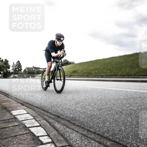 21.06.2026 - 29. Vierlanden-Triathlon H.Heesch http://msf.ph/oto/9903053 21.06.2026 10:02:34 Radfahren 4, 27, 99 meine-sportfotos.de