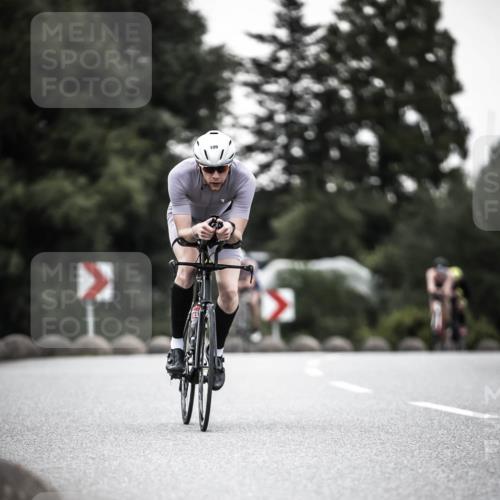 21.06.2026 - 29. Vierlanden-Triathlon H.Heesch http://msf.ph/oto/9903061 21.06.2026 10:06:23 Radfahren 109, 147, 165, 360, 381 meine-sportfotos.de