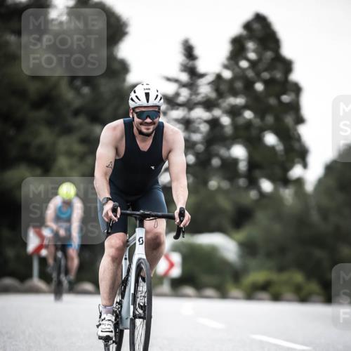 21.06.2026 - 29. Vierlanden-Triathlon H.Heesch http://msf.ph/oto/9903106 21.06.2026 10:07:06 Radfahren 83, 344, 348 meine-sportfotos.de