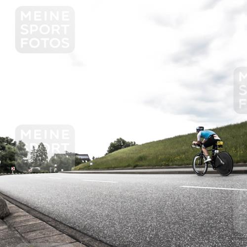 21.06.2026 - 29. Vierlanden-Triathlon H.Heesch http://msf.ph/oto/9903109 21.06.2026 10:04:10 Radfahren 154, 180 meine-sportfotos.de
