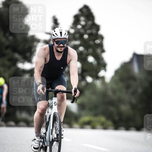 21.06.2026 - 29. Vierlanden-Triathlon H.Heesch http://msf.ph/oto/9903112 21.06.2026 10:07:07 Radfahren 83, 344, 348 meine-sportfotos.de