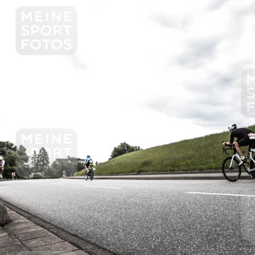 21.06.2026 - 29. Vierlanden-Triathlon H.Heesch http://msf.ph/oto/9903116 21.06.2026 10:04:11 Radfahren 154, 180 meine-sportfotos.de