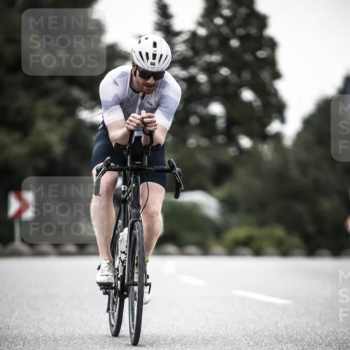 21.06.2026 - 29. Vierlanden-Triathlon H.Heesch http://msf.ph/oto/9903121 21.06.2026 10:07:26 Radfahren 2, 68, 88, 270 meine-sportfotos.de