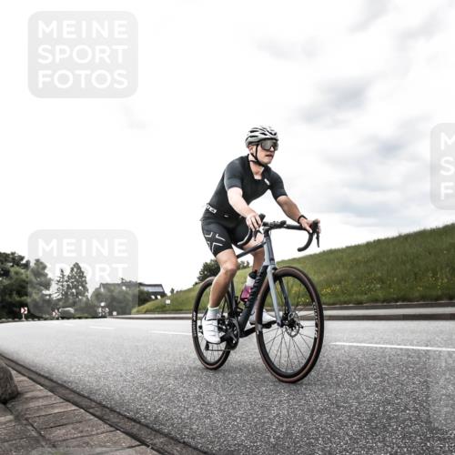 21.06.2026 - 29. Vierlanden-Triathlon H.Heesch http://msf.ph/oto/9903159 21.06.2026 10:04:40 Radfahren 235, 389 meine-sportfotos.de