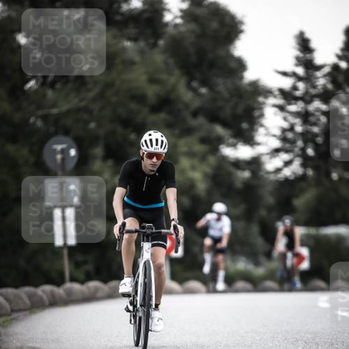 21.06.2026 - 29. Vierlanden-Triathlon H.Heesch http://msf.ph/oto/9903191 21.06.2026 10:08:07 Radfahren 38, 80, 305, 371, 373 meine-sportfotos.de
